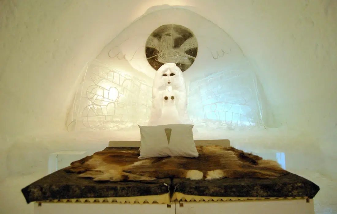 Искаш екстремно преживяване? Добре дошъл в ледения хотел!