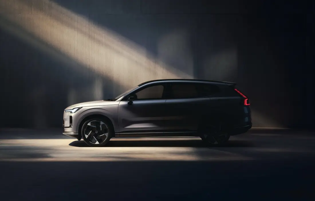 Volvo XC70 се завръща като plug-in SUV с рекорден пробег