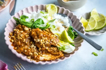 Пиле сатай с ориз и бок чой