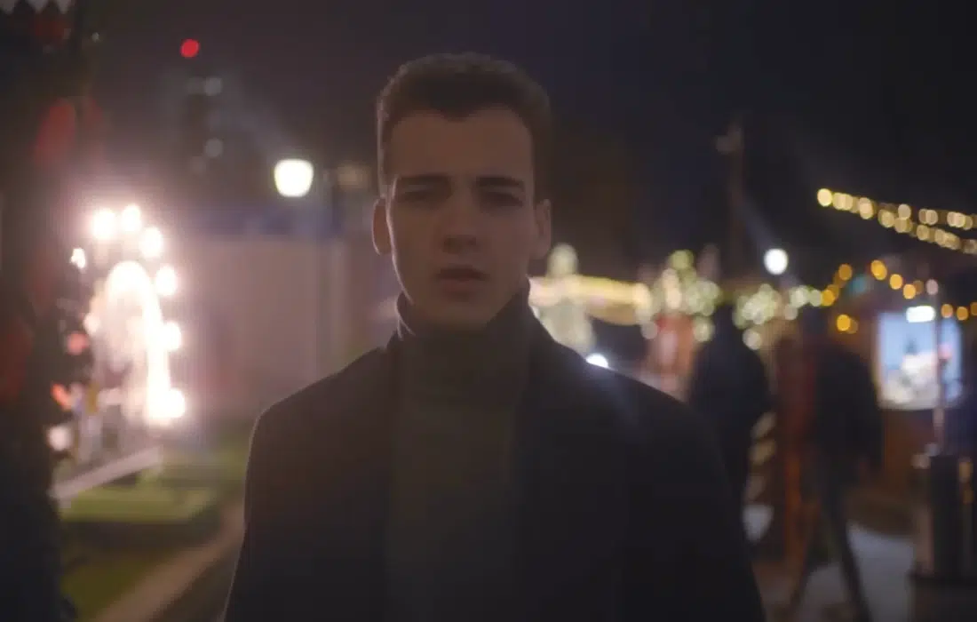 Антон Котас избра "Blue Christmas" за своята коледна изненада