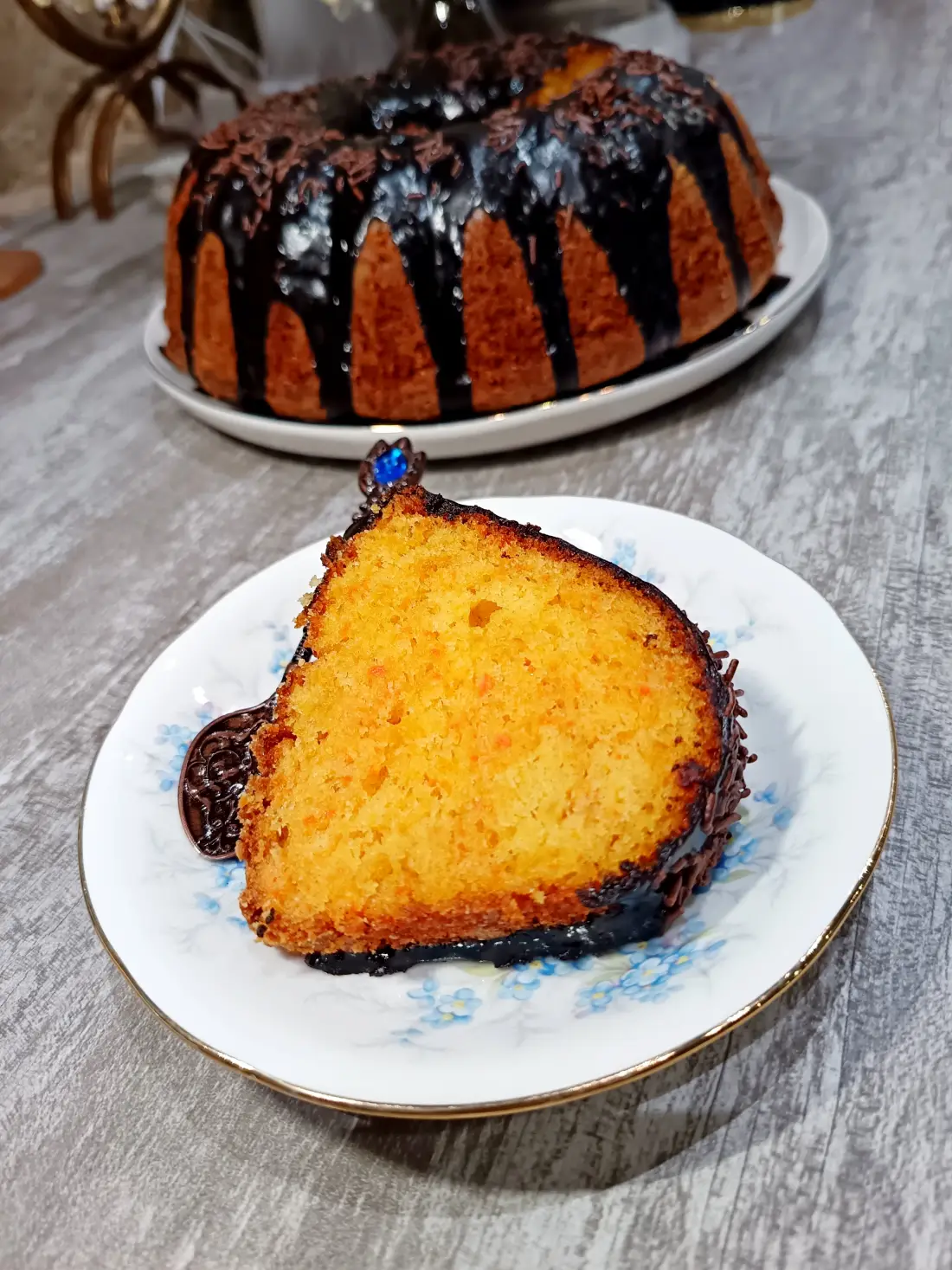 Бразилски кекс с моркови и шоколадова глазура