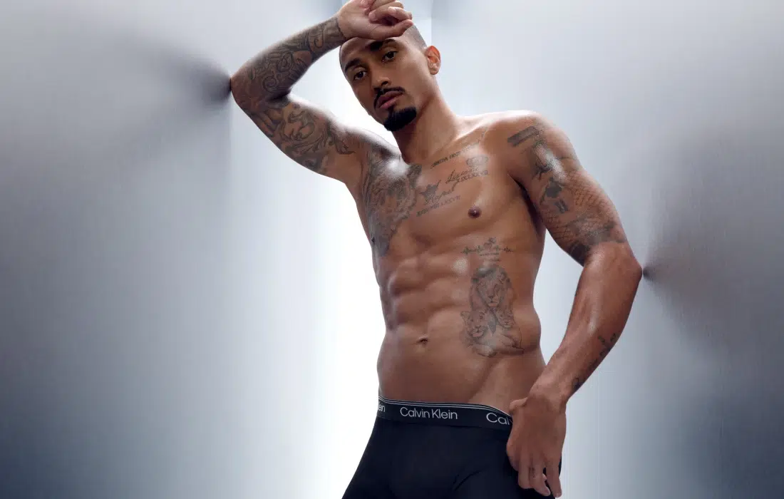 Рафиня се съблече за бельото на Calvin Klein