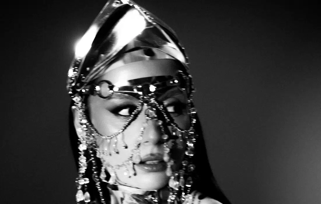 Михаела Маринова между светлина и тъмнина в "Under Pressure"