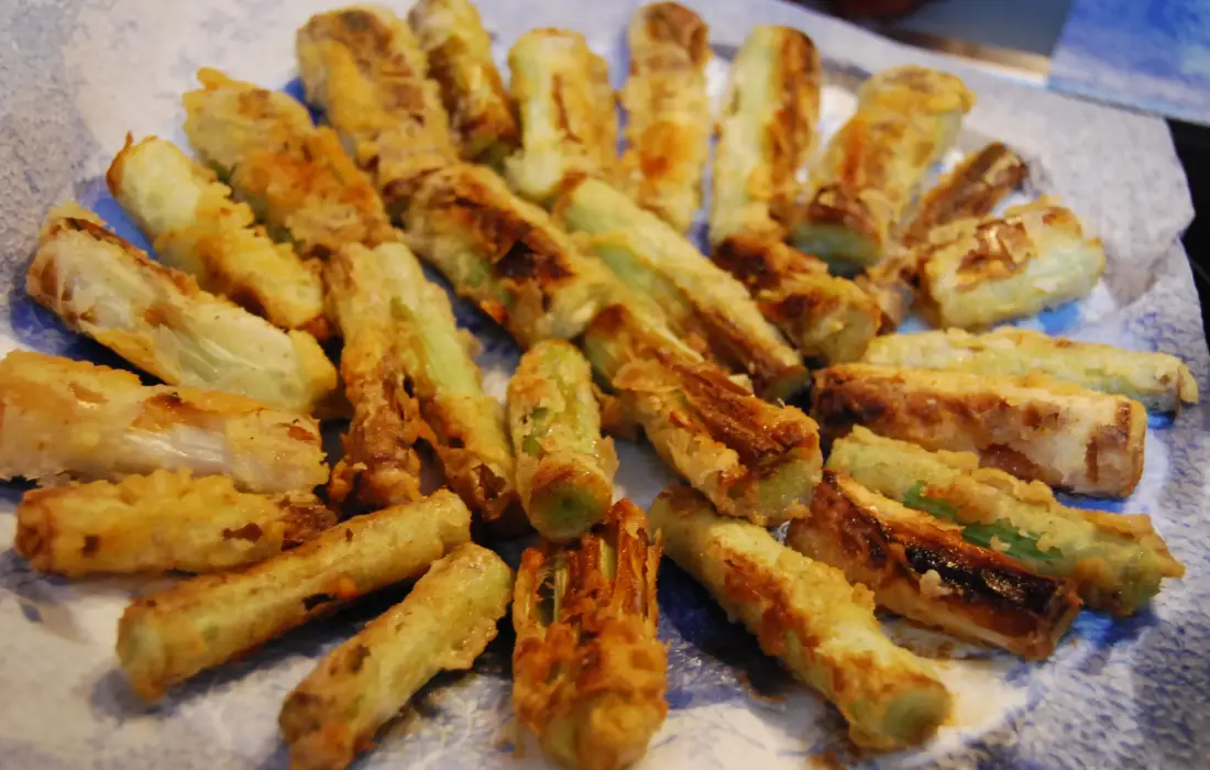 Паниран праз лук "Салемски котарак"