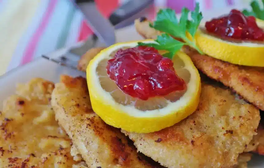 Панирани палачинки с шунка и кашкавал