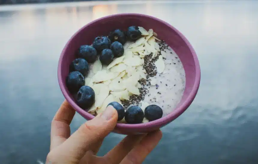 Мляко, бадеми и боровинки в битка със стреса