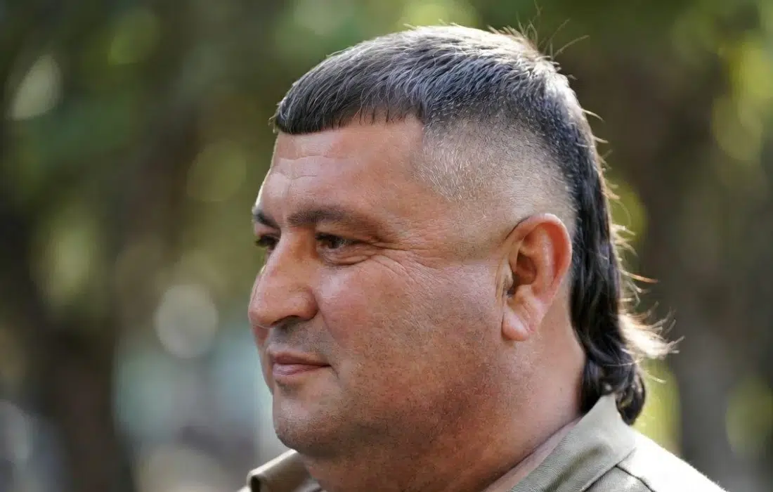 Отпред късо, отзад модерно...