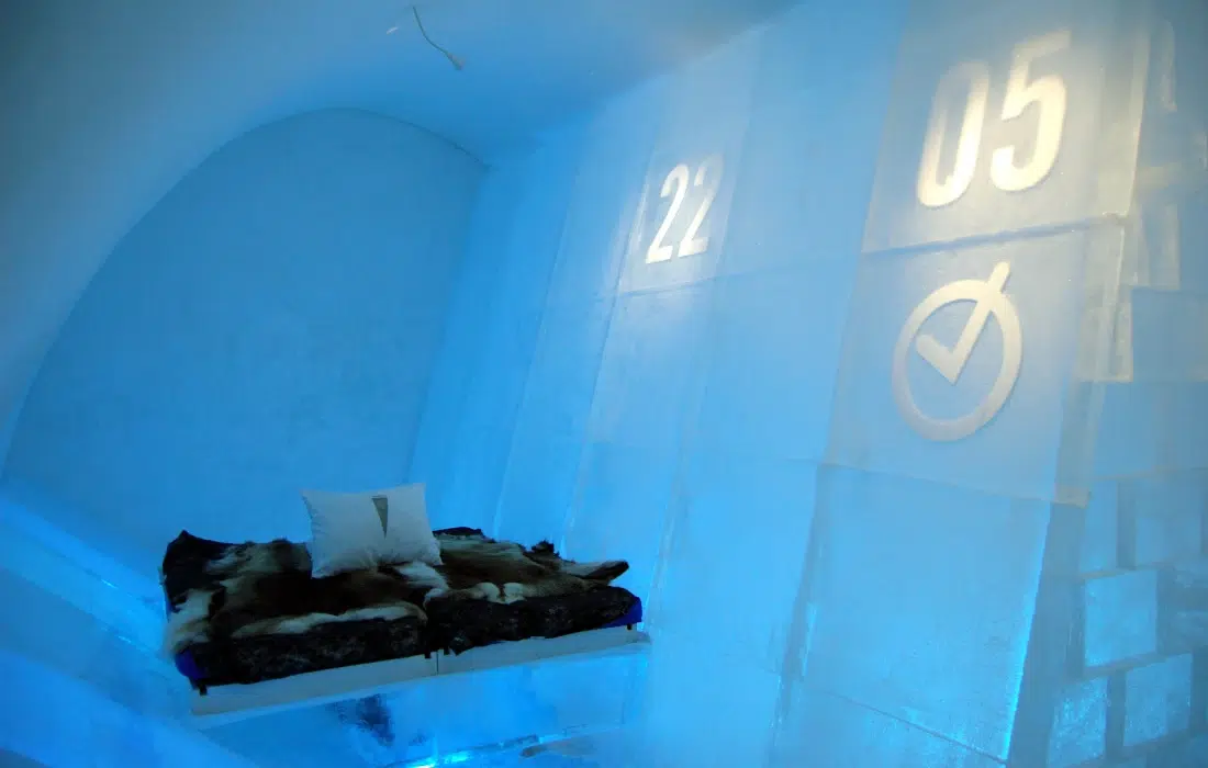 Искаш екстремно преживяване? Добре дошъл в ледения хотел!