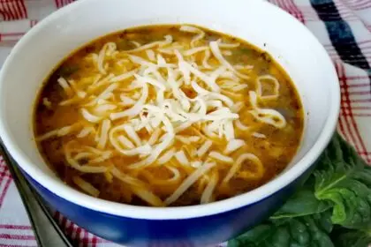 Супа от спанак с ориз и моцарела