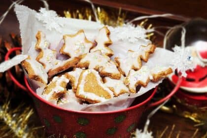 Коледни меденки със сусамов тахан