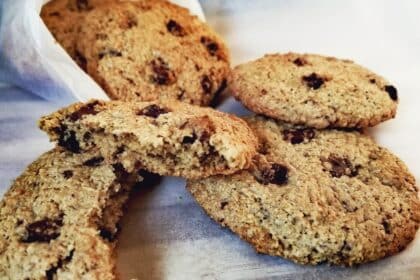 Меки американски бисквити с парченца шоколад