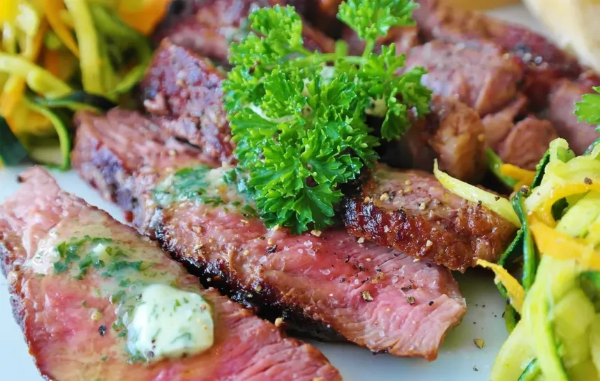 Кой не трябва да яде червено месо?