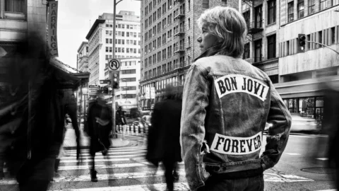Bon Jovi празнуват 40 години с албума "Forever"