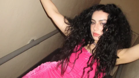 Поредната Барби песен е факт: излезе "Speed Drive" на Charli XCX