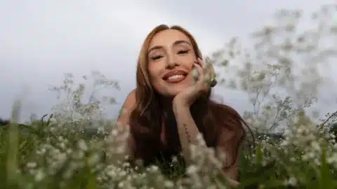 Дара Екимова с поредна нова песен: "Всичко ти давам"