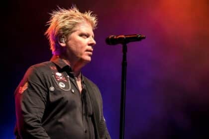 Декстър Холанд (The Offspring)