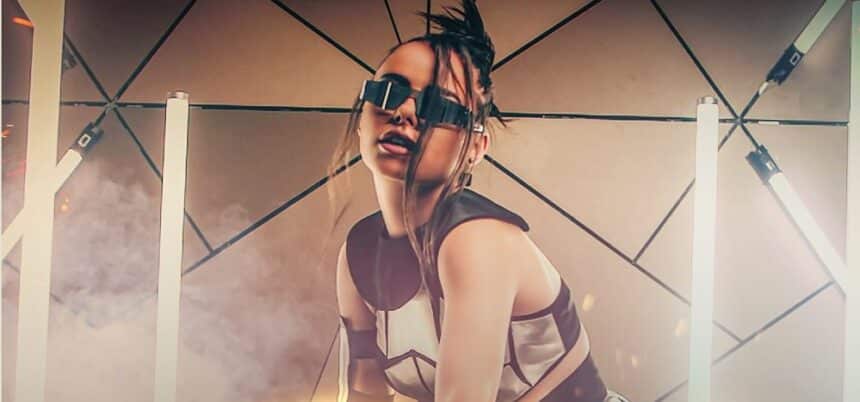 SIMON и новата ѝ DIVA