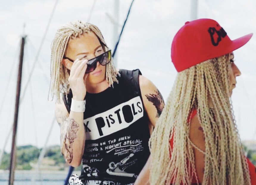 Цвети и Светльо от Еxpose заразяват с летен вирус в "Много съм добре"