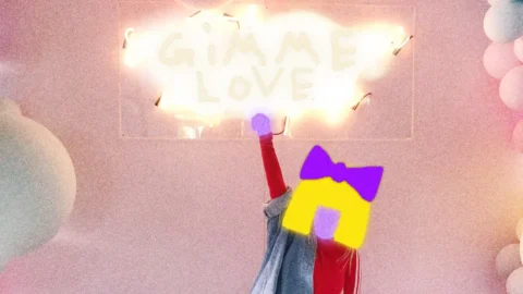 Сиа издаде перфектния поп сингъл "Gimme Love"