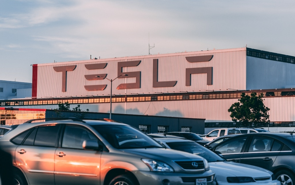 Tesla идва в България през 2020 година?