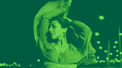 Victoria сподели трета версия на "sad girl summer (not again)"