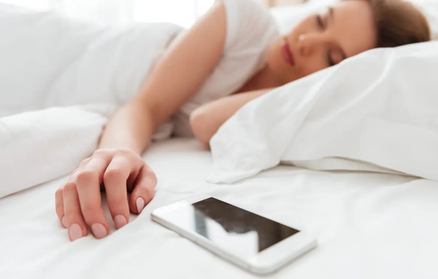 Snooze бутонът: малкият враг на големия сън