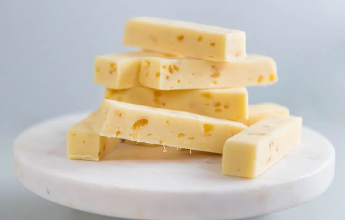 Фъч от бял шоколад и захаросан джинджифил