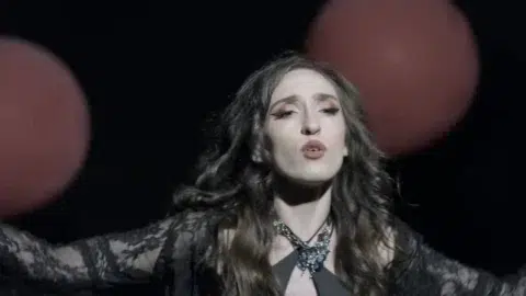 RIA покорява българската сцена с "Отначало": почти 400 000 гледания за две седмици