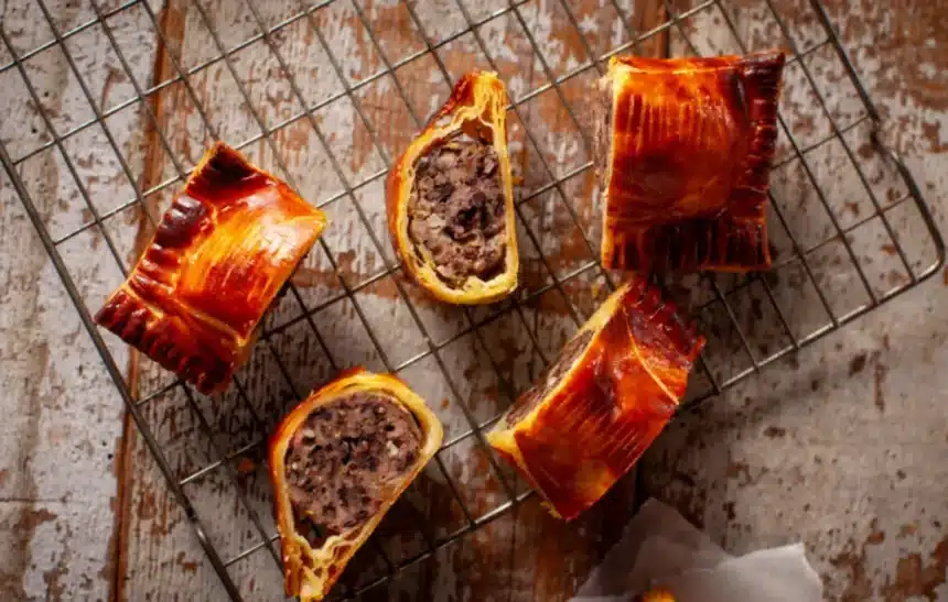 Рулца с наденица