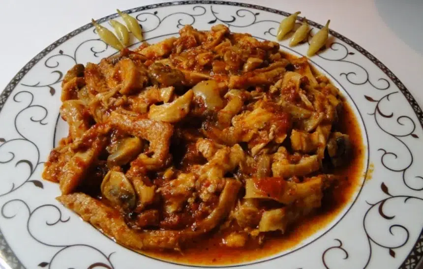 Шкембе с гъби в гювеч