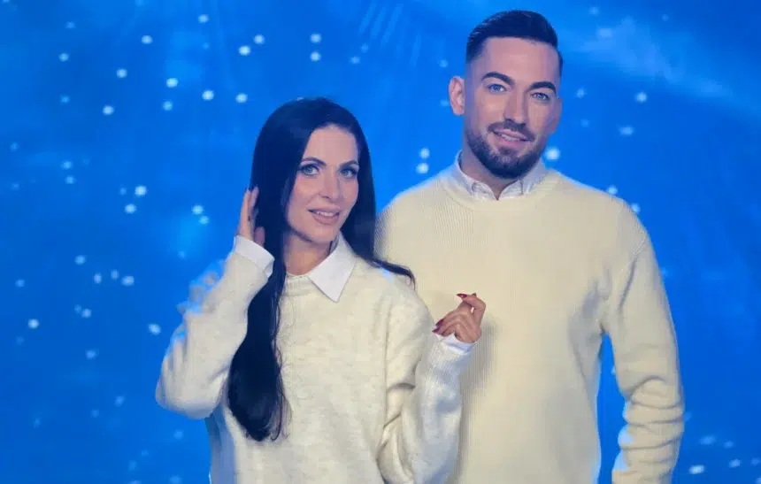 Дамян Попов и Миа подаряват нов живот на "Коледен звън"