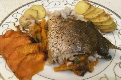 Минокоп с моркови и пресен лук на фурна