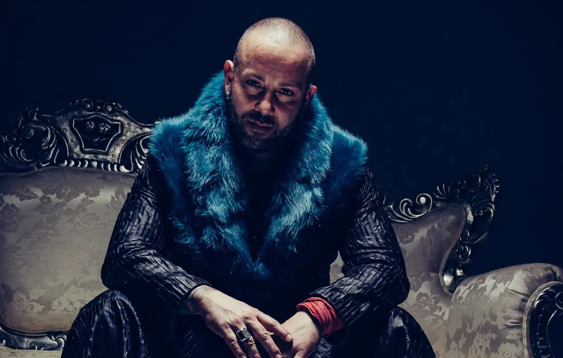 De La Bona влиза в "Свят различен"