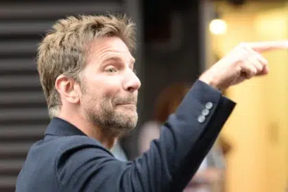 Брадли Купър