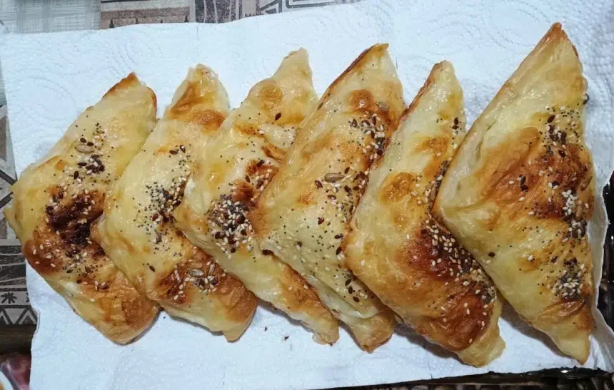 Хрупкави триъгълни банички