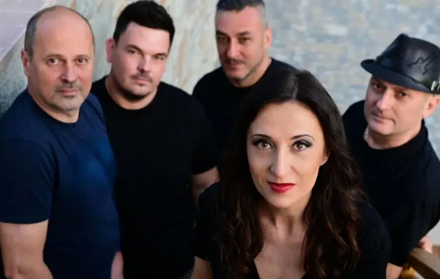 Мери Бойс Бенд празнуват рождения си ден с романтичен концерт