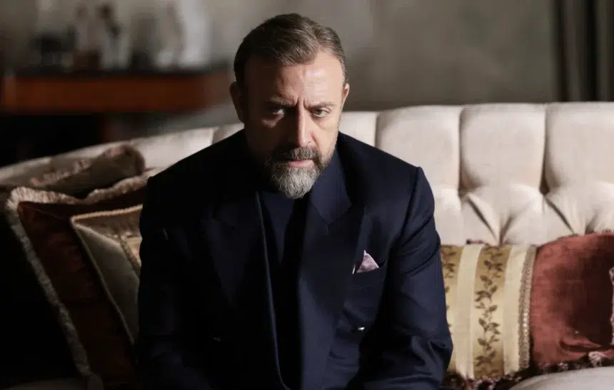 "Падението на краля" започва!