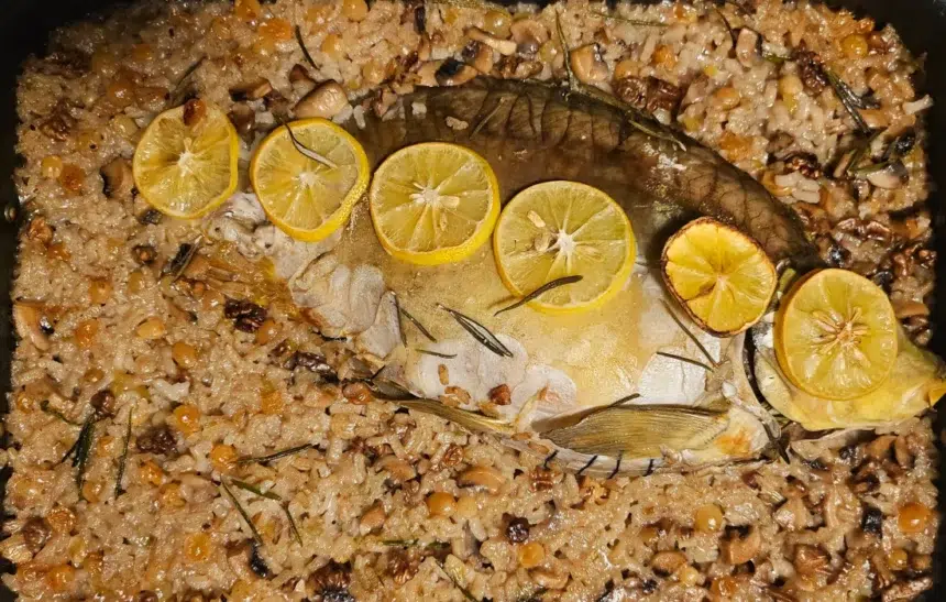 Печен шаран с ароматна плънка