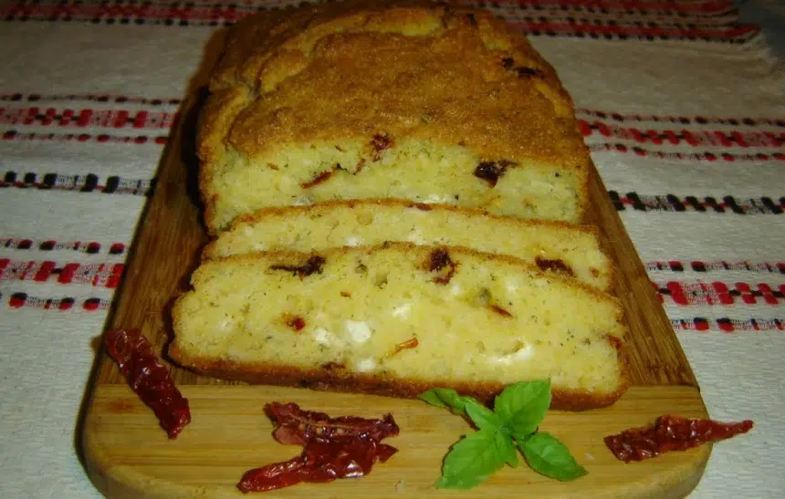 Солен кейк с полента