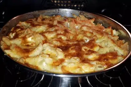 Запечени макарони с кайма и сметана