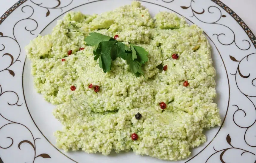 Чеснова разядка с авокадо