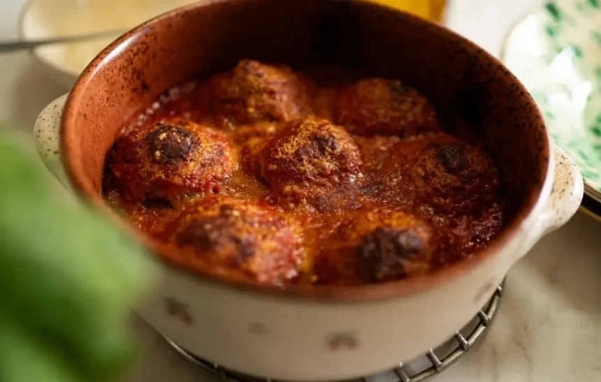 Картофени кюфтета с манголд на фурна