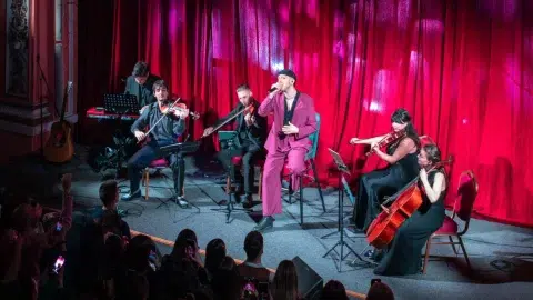 Роби готви голям концерт в НДК