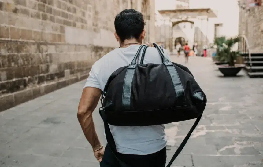 Не само за фитнеса – спортната чанта е перфектният спътник за пътуване
