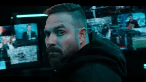 "Не, не искам да зная": ToTo H за света, който крещи от екрана