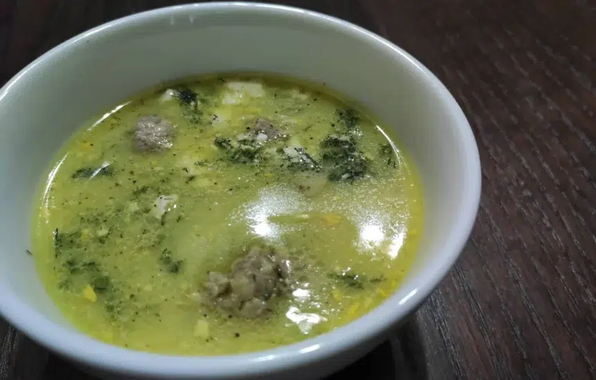 Лимонена супа топчета (юварлакия)