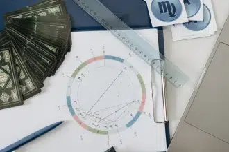 Зодиакалните клишета, в които всички вярваме... и е време да спрем