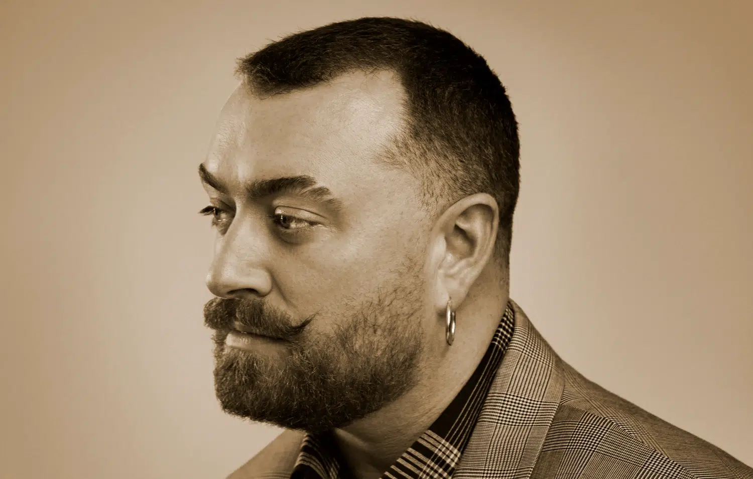 Сам Смит възпя любовта в "My Guy"