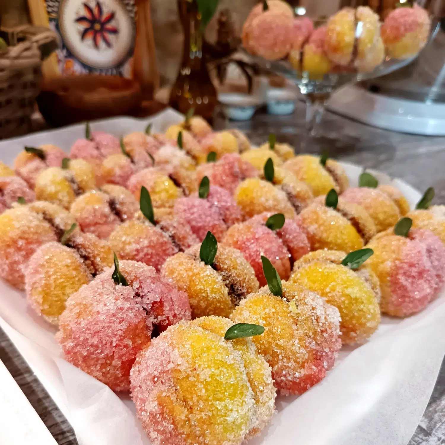 Прасковки с пълнеж от орехи и сладко от сини сливи