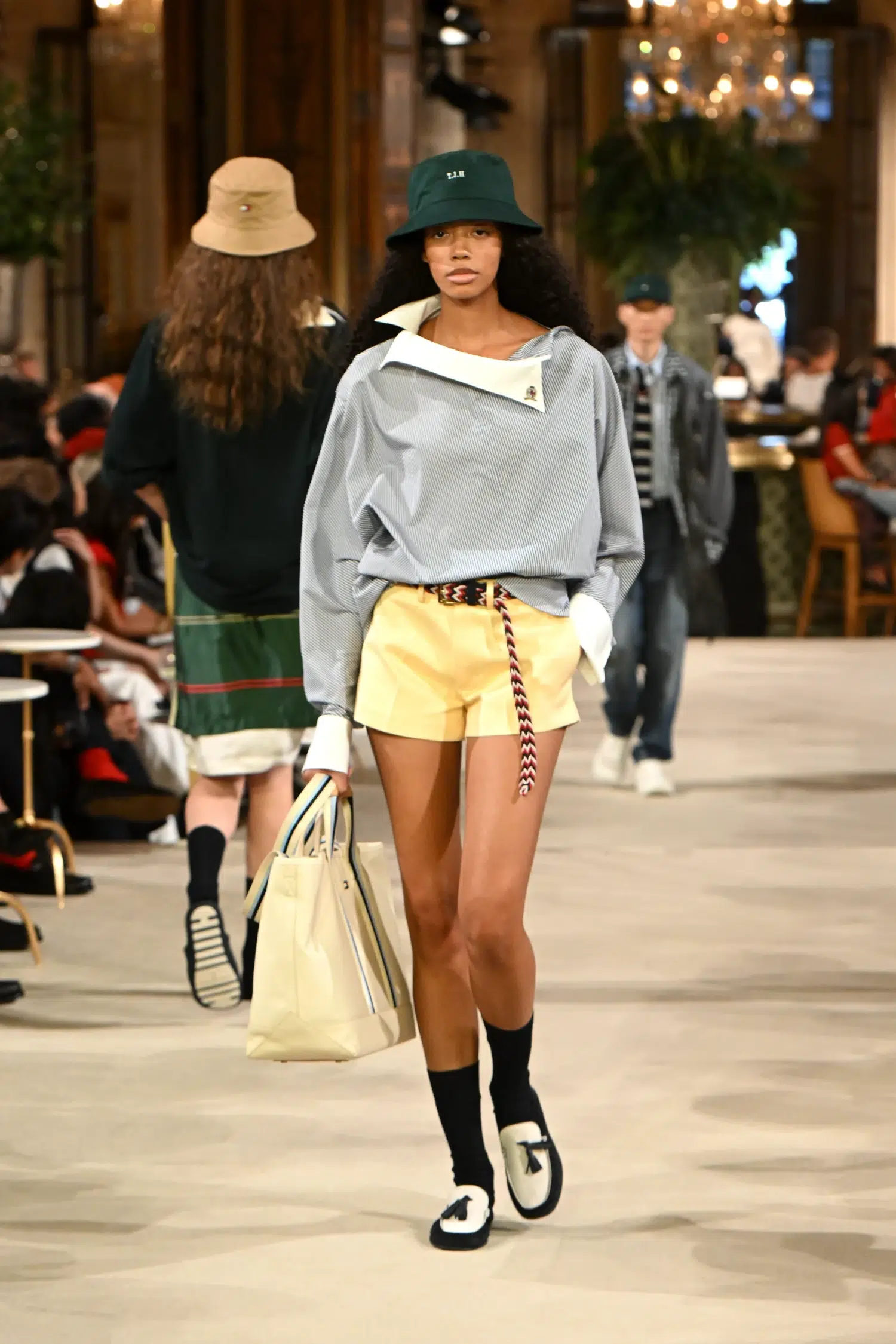 Tommy Hilfiger показа как изглежда пролет 2027